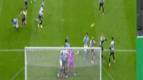 欧联杯16强抽签：曼联与热刺直接晋级，罗马锁定名额 20点揭晓对决